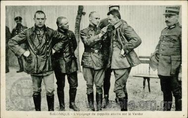 Salonique - L' equipage du Zeppelin abattu sur le Vardar.