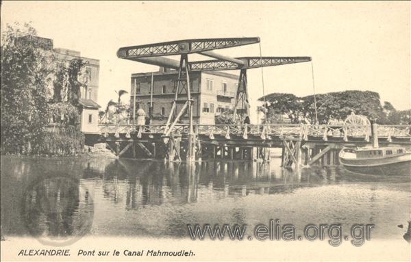 Alexandrie. Pont sur le Canal Mahmoudieh.