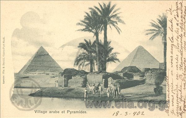 Village arabe et Pyramides.