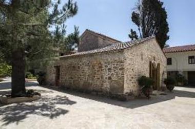 Μονή Λευκών ή Αγίου Χαραλάμπους