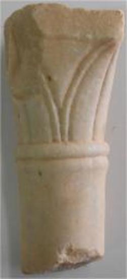 Τμήμα κιονίσκου με σύμφυτο κιονόκρανο