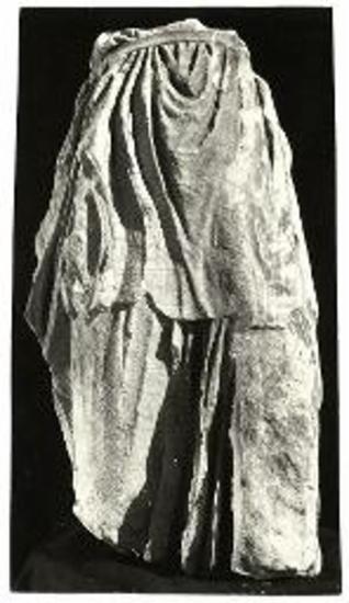 Κορμός αγάλματος γυναικός εξ Αμφιπόλεως.