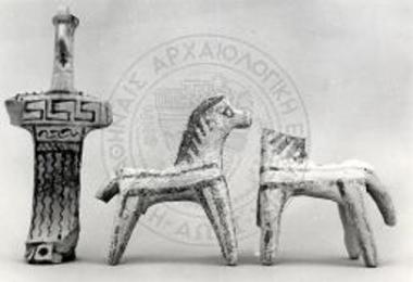 Tomb Σ/51. Bird faced figurine no. 10476 of Tanagra/group 6. Horses nos 10480 and 10479 of Tanagra/group 3.