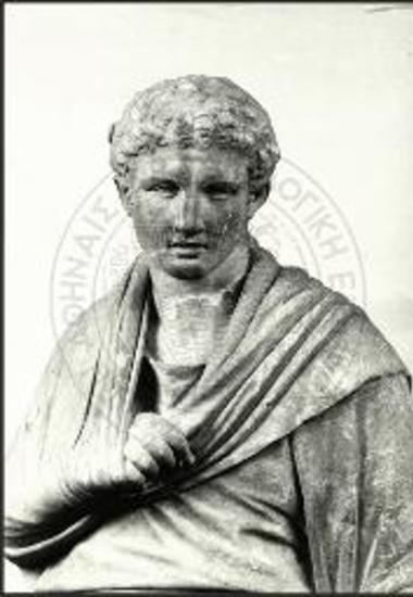 Ο Έφηβος από το Γυμνάσιο της Ερέτριας (αρ. ευρ. 244 Εθν. Μουσείου).