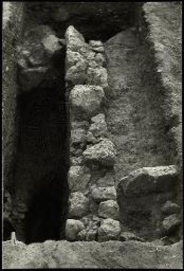 Άποψη της τομής Γ' από Δ. Τοίχος 49, ελληνιστικός.