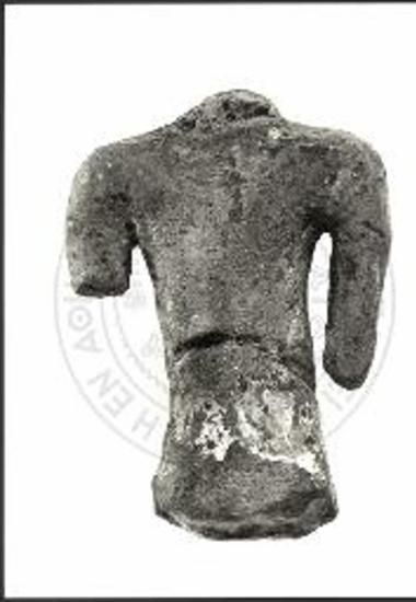 Τμήμα πήλινου αρχαϊκού ειδωλίου.