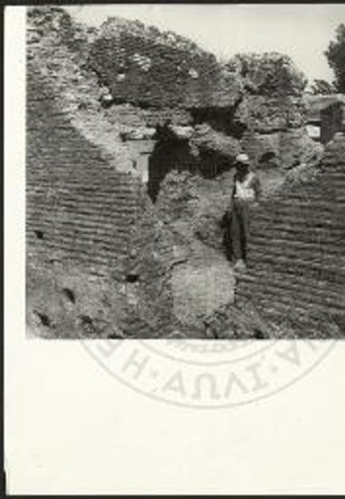 Άποψις του ρωμαϊκού βαλανείου της Σάμης, γνωστού ως «ρακόσπιτον».