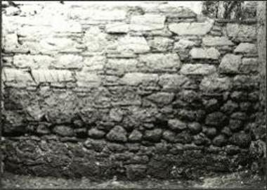 Βασιλική Γλυκέος. Ο νότιος τοίχος της βυζαντινής βασιλικής μεταξύ των από Α. πρώτης και δευτέρας αντηρίδων. Λεπτομέρεια.