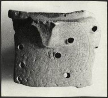 Διάτρητον όστρακον.