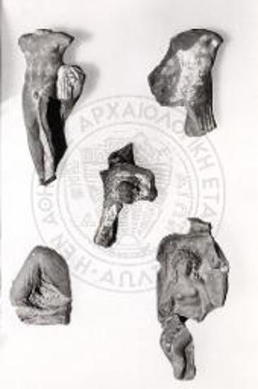 Πειραιάς. Ιερό της Αρτέμιδος Μουνιχίας. Θραύσματα πλαστικών αγγείων.