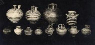 Μυκηναϊκά αγγεία εκ λαξευτών τάφων Αγ. Βασιλείου Χαλανδρίτσης.