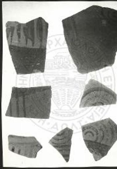 Όστρακα αγγείων με γραμμικήν γεωμετρικήν διακόσμησιν, εκ του λόφου 133.