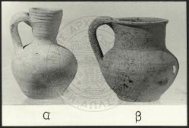 Αγγεία εκ των τάφων 5 και 6.