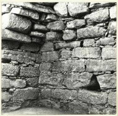 Η ΒΑ. γωνία της θόλου.