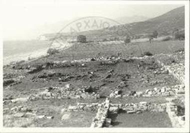 Άποψις του βορείου τμήματος του οικισμού μετά τον καθαρισμόν, απ' Ανατολών.