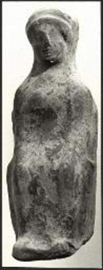 Πυρά Β. Καθιστή γυναικεία μορφή (Β213-ΜΕλ 3162).