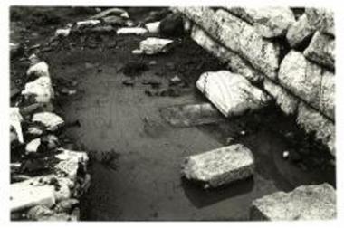 Αρχιτεκτονικά μέλη από το Εκκλησιαστήριο