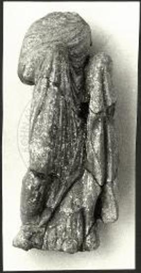 Πήλινον ειδώλιον θεάς ιματιοφόρου.