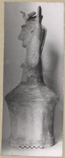 Η θεά υπ' αριθμόν 3. εκ των όπισθεν.