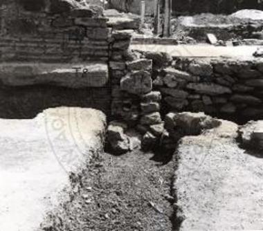 Βασιλική Αρχιερέως Πέτρου.  Δωμάτιον ΙΙΙ.  Οι τοίχοι Τ7, Τ8, Τ10, Τ11.