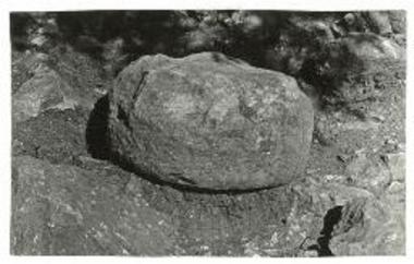 Λιθίνη βάσις κίονος.