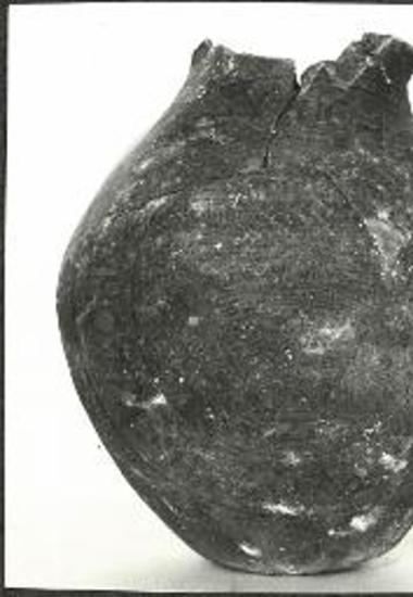 Δωδώνη. Χειροποίητον προϊστορικού τύπου αγγείον εκ του πυθμένος του κλιβάνου.
