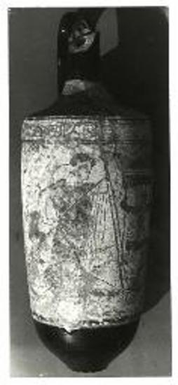 Κλασικό νεκροταφείο: Τομή Ε. Λευκή αττική λήκυθος.