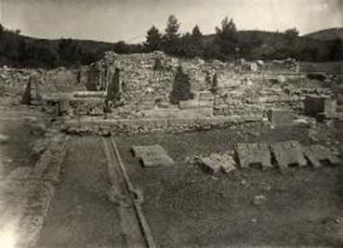 Η προ των Θερμών της Επιδαύρου στοά.