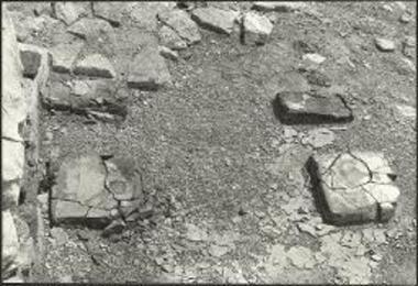 Μεσημβρία. Εστία ή φούρνος με πλίνθους κατά χώραν από Β.