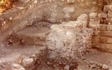 Η ανακατασκευασμένη κατά τη ρωμαϊκή εποχή αντηρίδα.