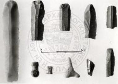 Flint blades and other stone finds.