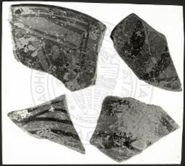 Όστρακα αγγείων της χαλκοκρατίας με γραπτήν διακόσμησιν εκ του λόφου 133.