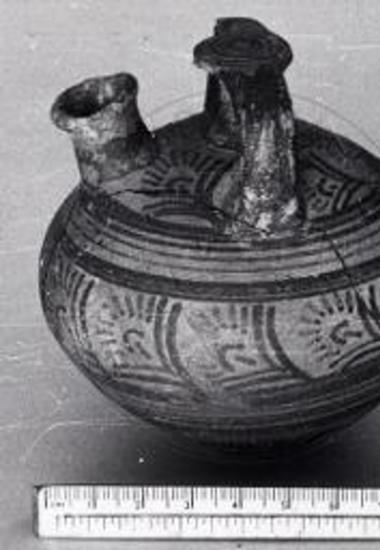 Βορηά τ. 7. Ψευδόστομος αμφορεύς.