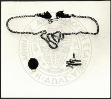 Χρυσά κοσμήματα εκ τάφου της Αμφιπόλεως.