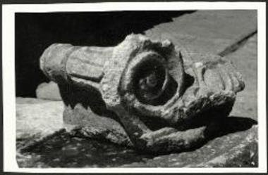 Φίλιπποι. Εγνατία οδός. Ιωνικόν κιονόκρανον εκ της εξέδρας - στοάς - ανατολικώς των προπυλαίων της τρικλίτου στοάς.