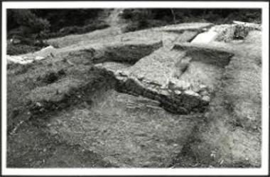 Οικοδόμημα 3. Τάφροι TR2. TR5, TR9, TR6, TR12 και TR4. Άποψις από ΝΔ.