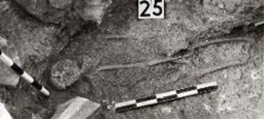 Η ελευθέρα ταφή Α-25.