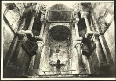 Άποψη του εσωτερικού του κυρίως ναού από του γυναικωνίτου με όψιν προς ανατολάς.