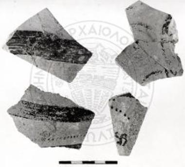 Όστρακα εκ του ΝΝΑ σημείου του δαπέδου του θολωτού 1.