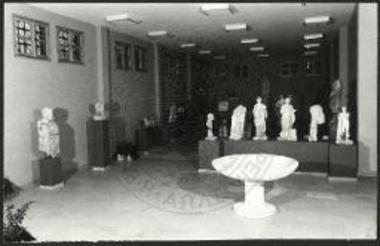 Μουσείο: α. Ευρήματα απο τις θέρμες.