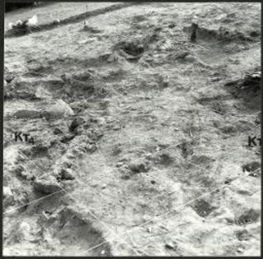 Δρόμος μεταξύ κτιρίων 3 και 4.