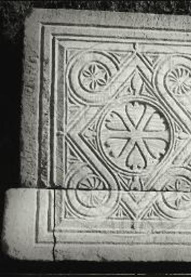 Σύναξη Μαρωνείας. Εμπρόσθια όψη θωρακίου τέμπλου από το καθολικό της μονής.