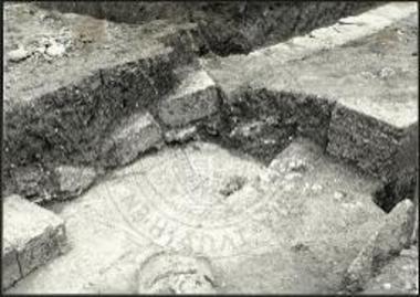 Χαλκιδική, Καλλιθέα. Από ΒΔ άποψη της ΝΔ γωνίας του ναού του Άμμωνος Διός, όπου προσκολλάται η δυτική πλευρά του 