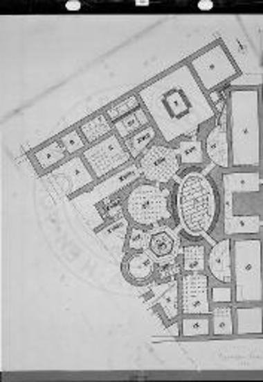 Κάτοψη του βαλανείου. Ι: calida piscina, II, III: palestrae , IV, V: piscinae, VI: tepidarium, VII: sudatorium/caldarium, VIII: tepidarium, IX: tepidarium , X: praefurnium, XI: caldarium, XII: sudatorium/caldarium, XIII, XIV: alvea, XV: sudatorium/caldarium, XVIα: caldarium, XVIβ, XVII: tepidaria, XVIIIα-γ: praefurnia, Γ: tepidarium, Δ: caldarium, Ε: sudatorium, Ζ: apodyterium-atrium, α-γ: praefurnia.