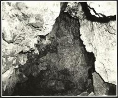 Ετέρα άποψις του εσωτερικού του σπηλαίου υπ΄αριθ. 3.