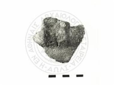 Όστρακο μεγάλης σωληνωτής λαβής με σημείο του κεραμέα στην βάση της: ΟΤ. 41.