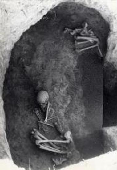 Περατή. Το νεκροταφείον. Τάφος 111γ.