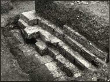 Χαλκιδική, Καλλιθέα. Από Δ άποψη σωζομένων λειψάνων κατά τη ΒΑ γωνία του ναού του Άμμωνος Διός.