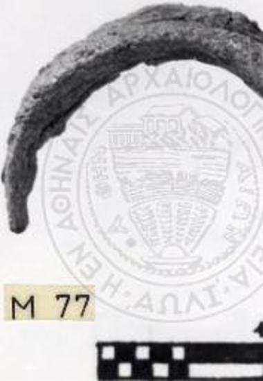 Περατή. Το νεκροταφείον. Δακτύλιος του τάφου 32.