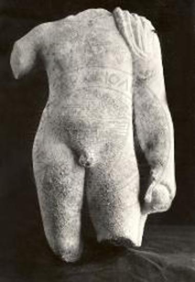 Marble votive statuette